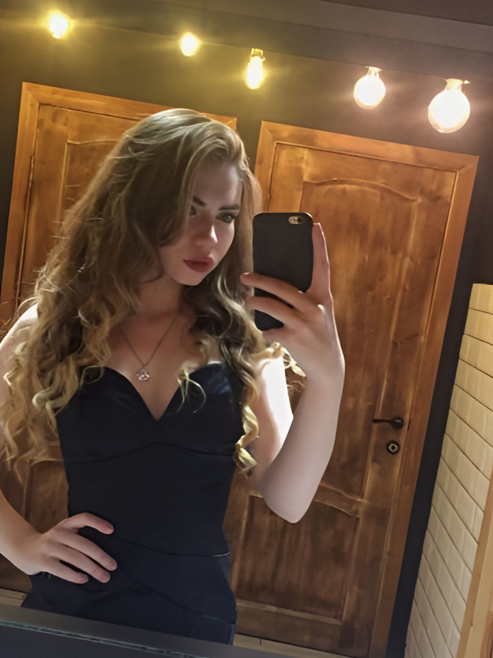 Фрида привлекальеная девушка из Бойковского цена от 3000 руб