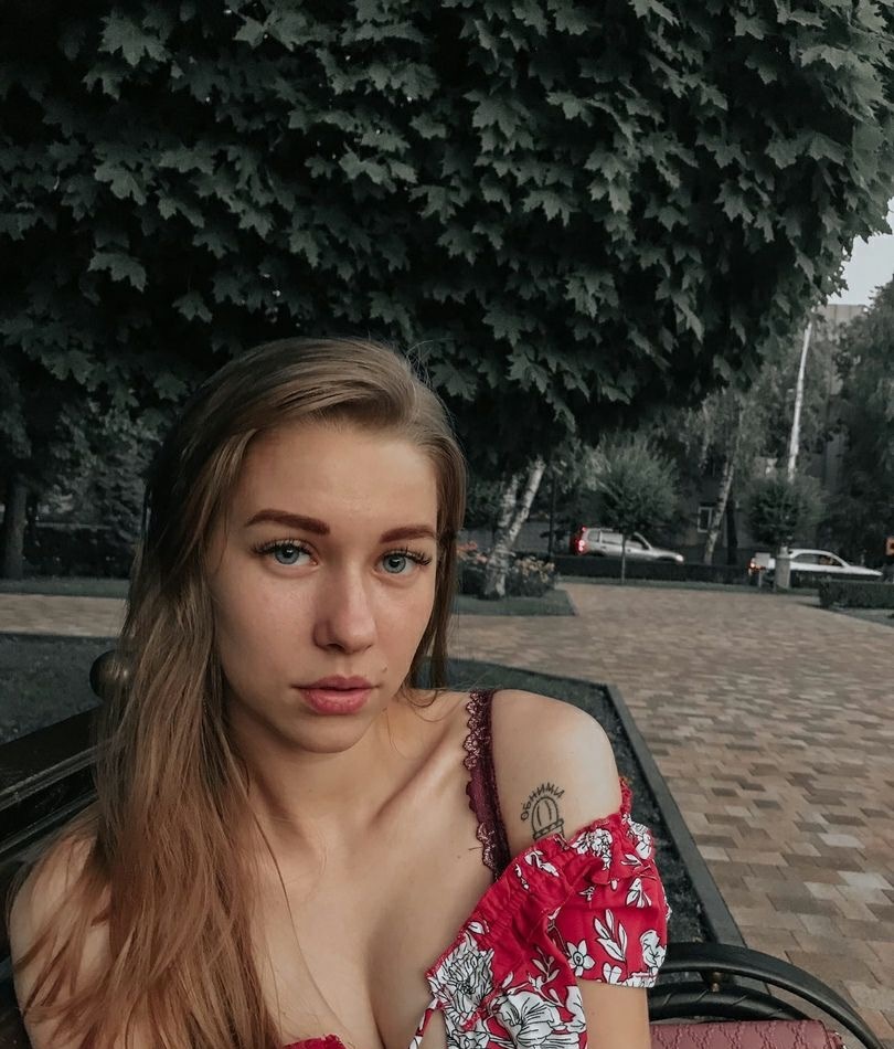 Алиса привлекальеная девушка из Бойковского цена от 3000 руб