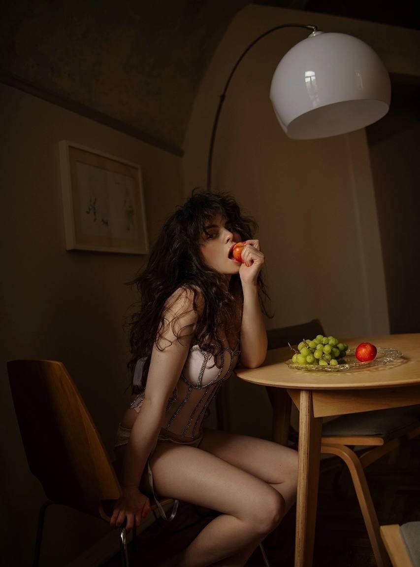 Таисия привлекальеная девушка из Бойковского цена от 5000 руб