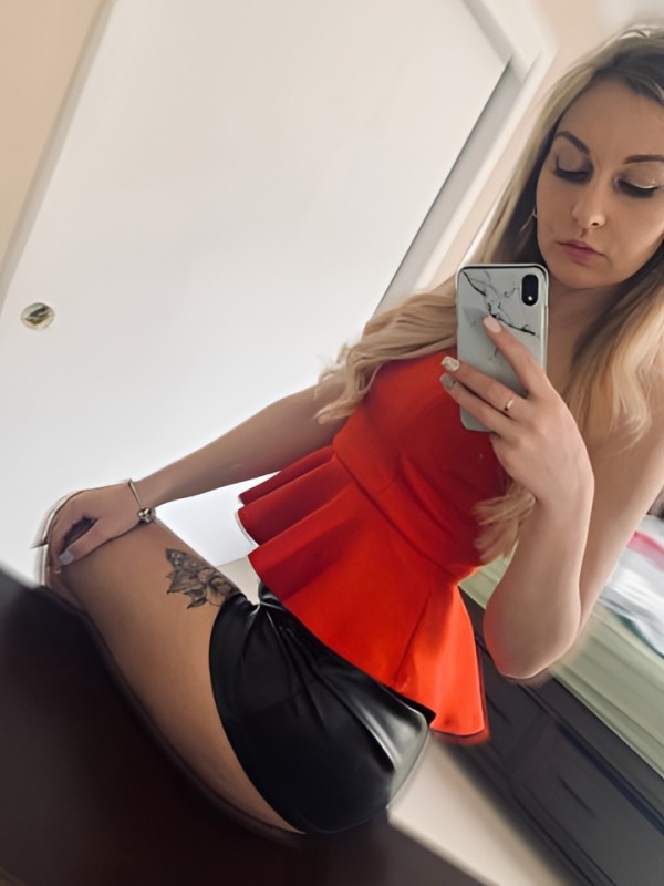 Дарья привлекательная девушка из Бойковского цена от 2500 руб