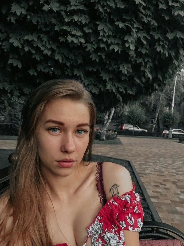 Алиса привлекательная девушка из Бойковского цена от 3000 руб