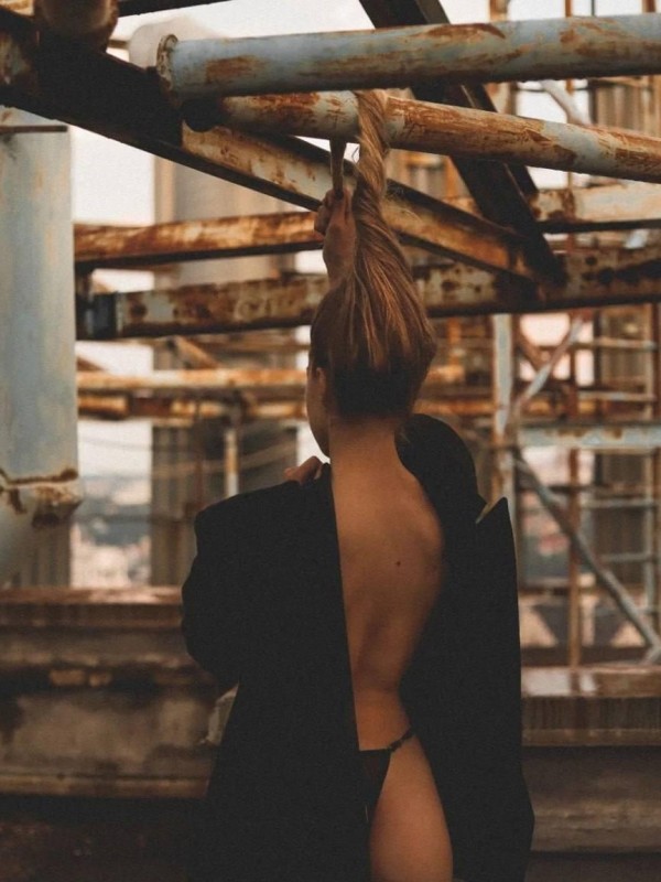 Тонечка привлекательная девушка из Бойковского цена от 6000 руб